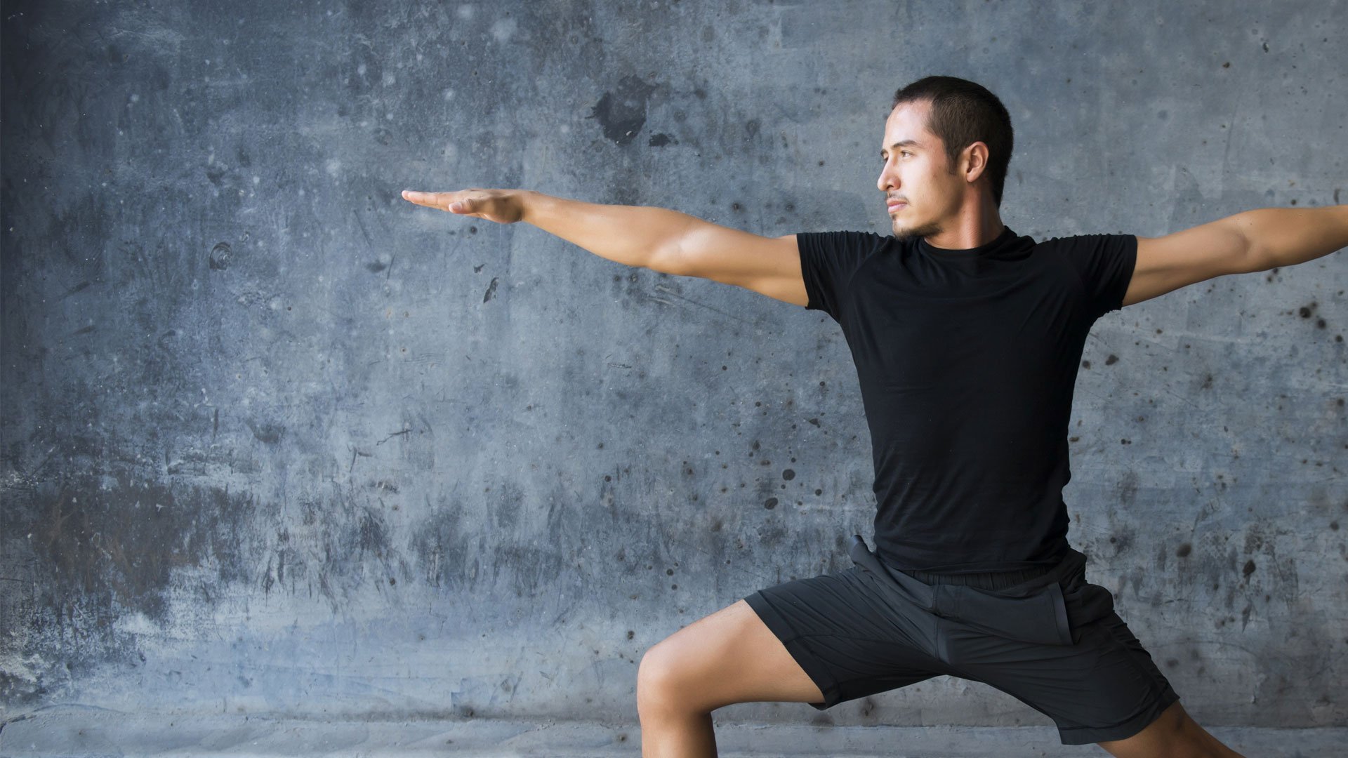 This Is Why Men’s Yoga-Wear Is The Latest Health Trend