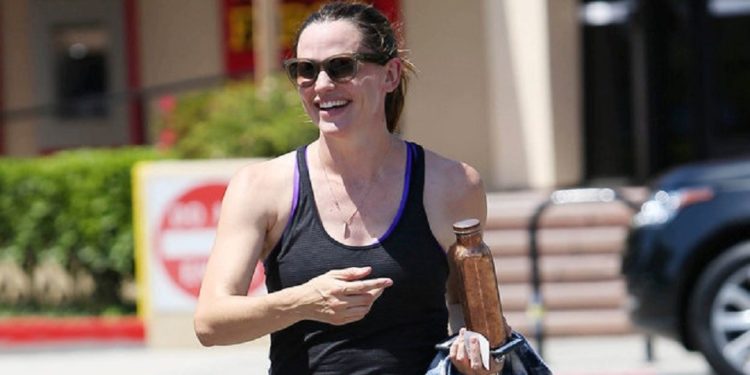 Low Volume HIIT - Jennifer Garner [longevity live]