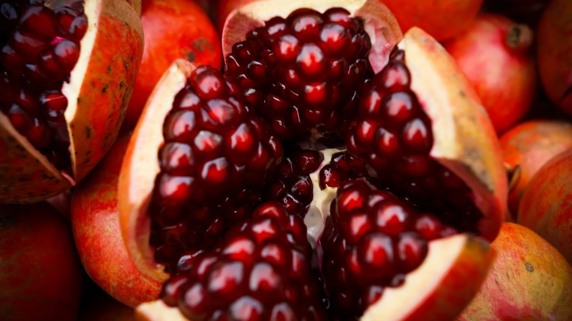 The 5 Best Anti-Aging Fruits For Your Skin and Health