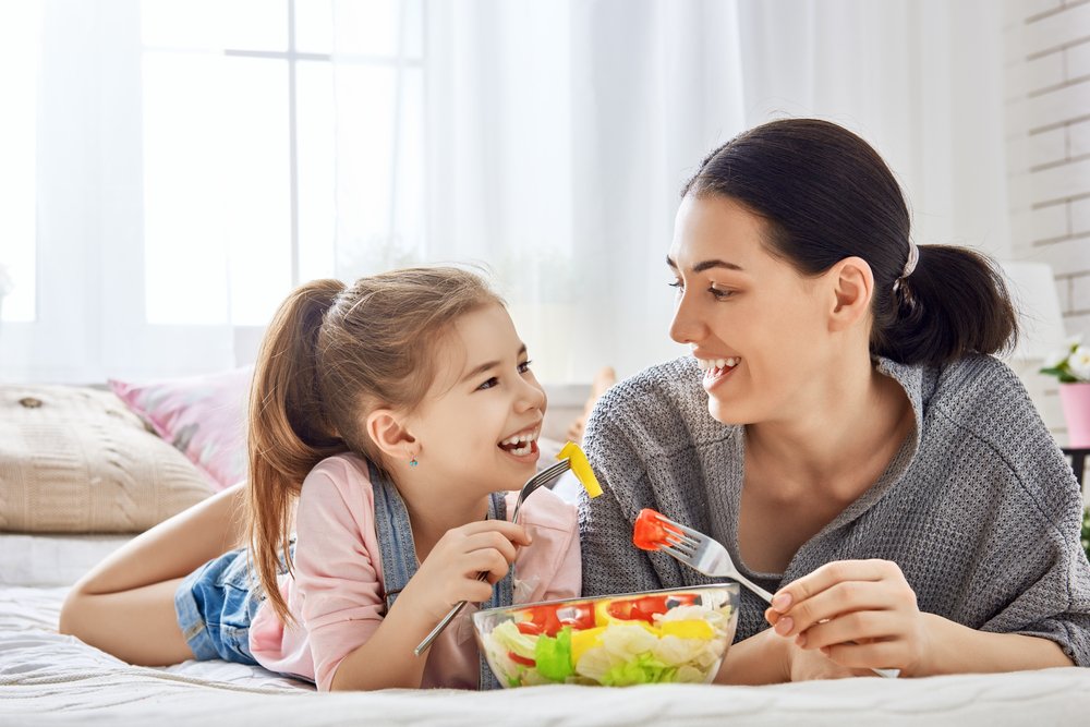 5 Tips To Help Your Whole Family Eat Healthy Meals