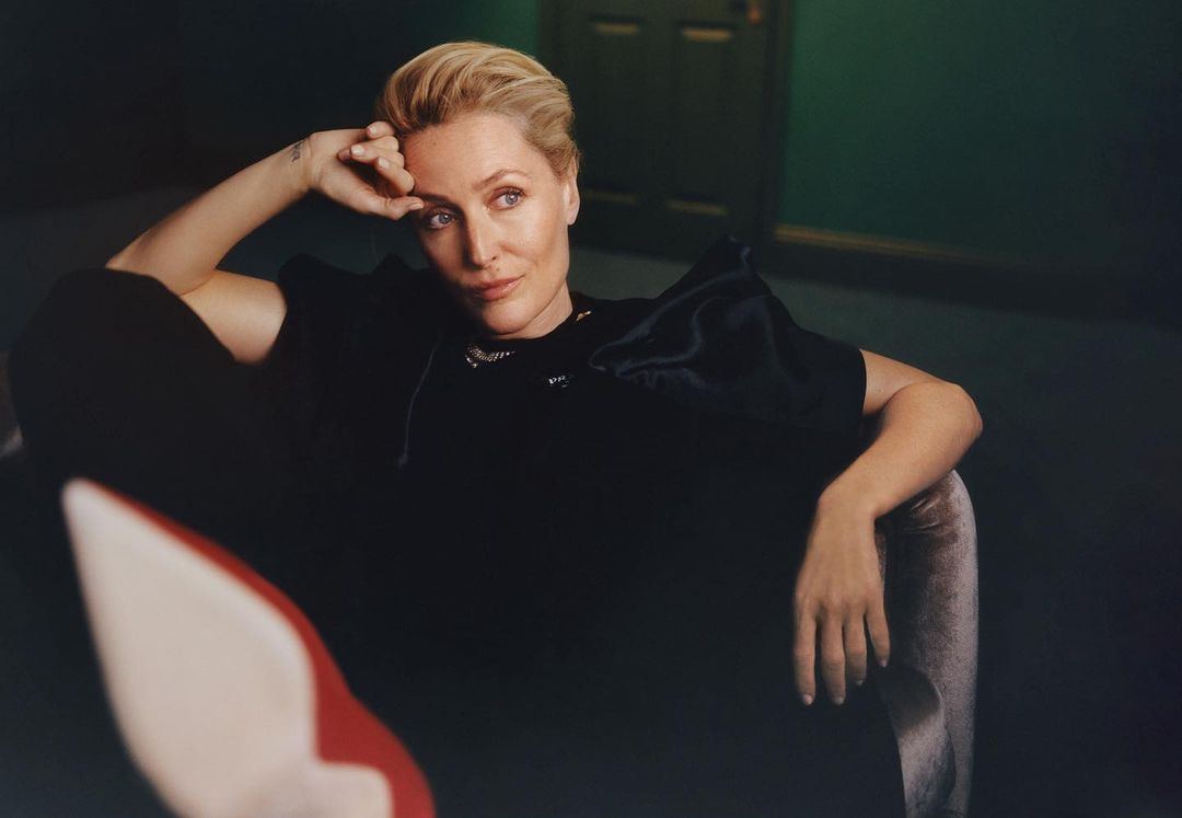 Gillian Anderson Is Going Bra-Less, And You Should Too