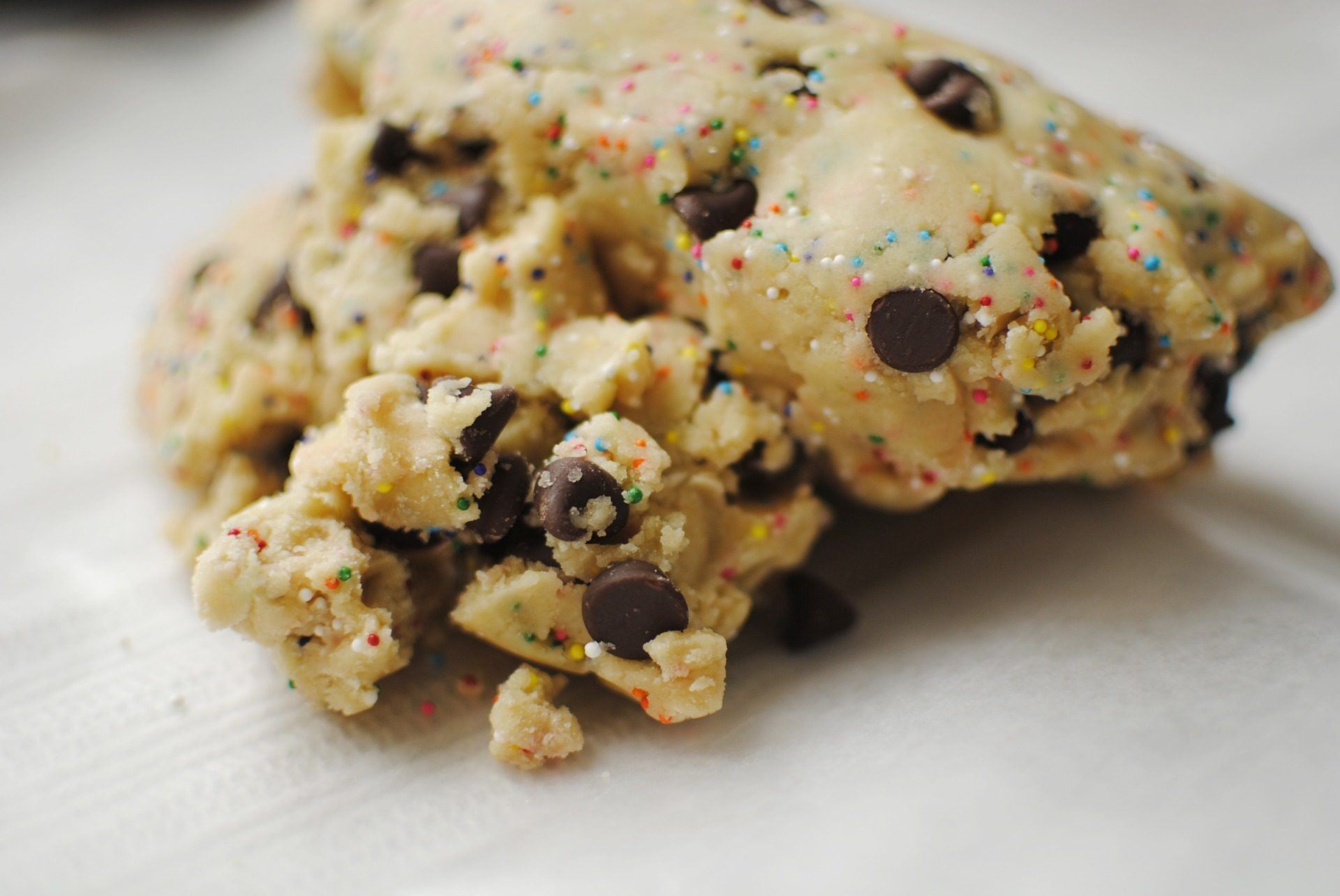 How To Make Healthy Edible Cookie Dough That’s Vegan, Paleo, and Gluten-Free