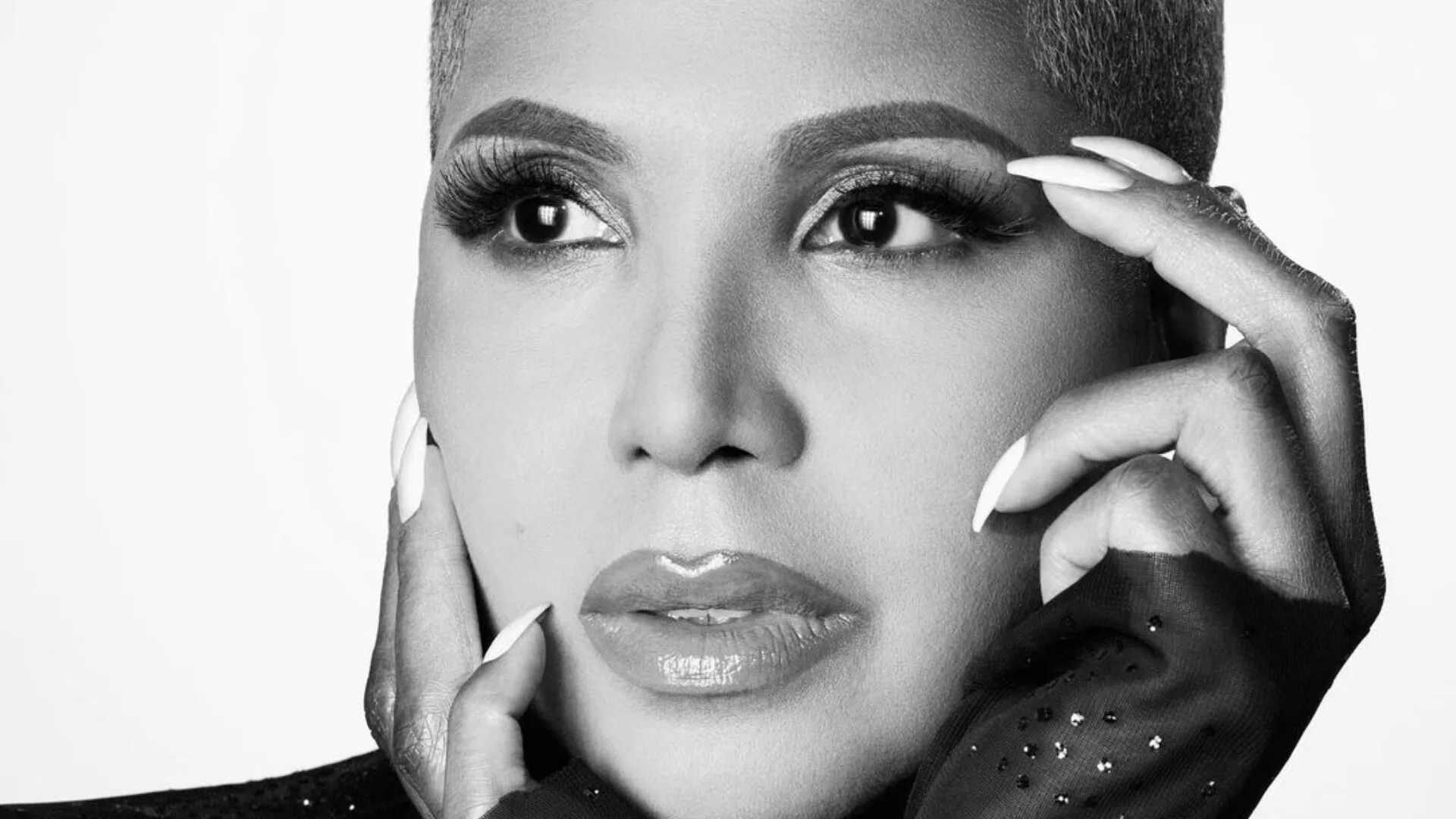 Toni Braxton Opens Up On Emergency Lupus-Related Surgery